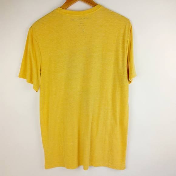 Banana Republic Yellow Vintage Label Tee Size L - Picture 7 of 7